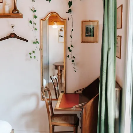 La Belle Vue - Lakeview, Pool, Free Parking Darligen